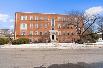 43RD FLATS in Hyattsville, MD - Foto de edificio - Building Photo