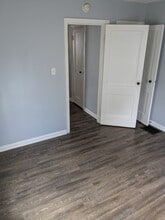 4013 Clarendon Rd, Unit 4013 in Indianapolis, IN - Foto de edificio - Building Photo