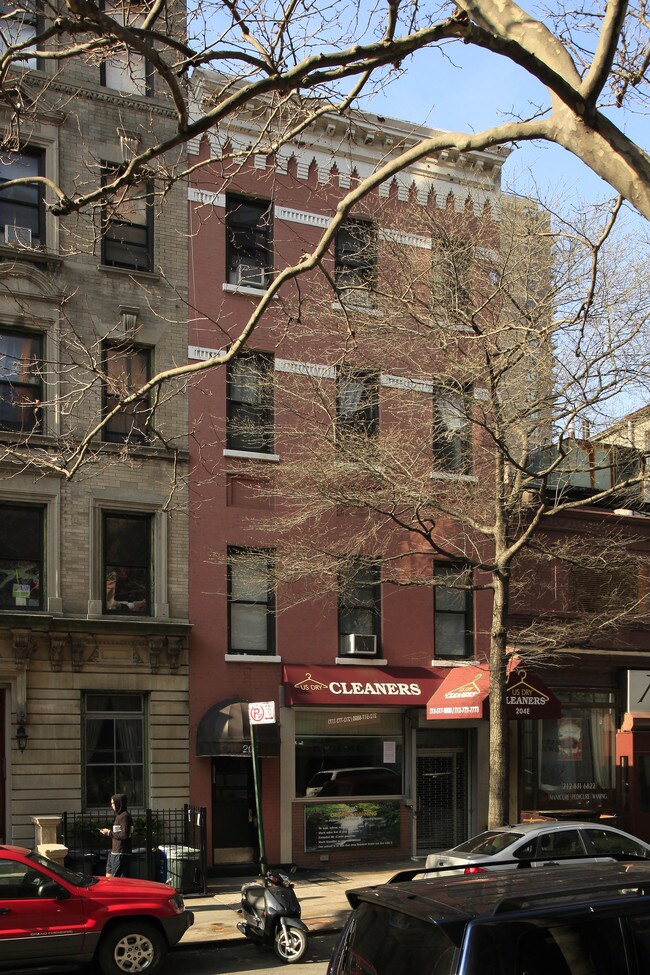 204 E 83rd St in New York, NY - Building Photo - Building Photo