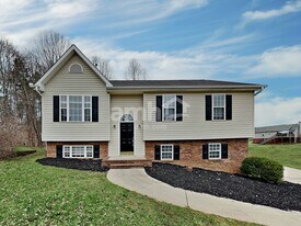 3902 Hunt Chase Ct in Greensboro, NC - Building Photo