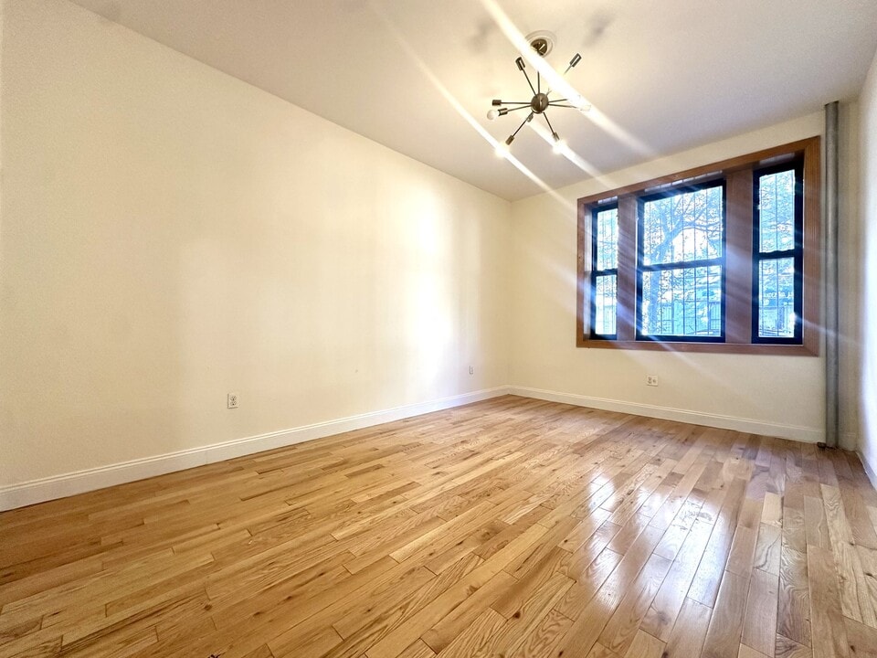 280 Fort Washington Ave in New York, NY - Building Photo