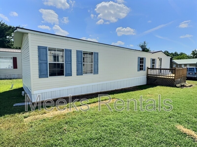 1002 Libby Lane in Barboursville, WV - Building Photo