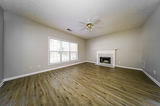 145 Alessie Dr in Newnan, GA - Building Photo - Building Photo