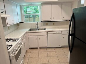 12607 Lamplight Village Ave in Austin, TX - Building Photo - Building Photo
