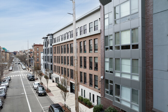 502 Madison in Hoboken, NJ - Building Photo - Building Photo