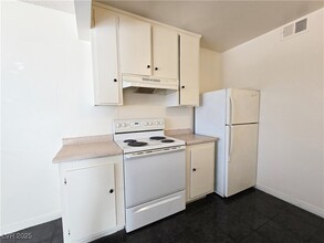 3217 Arlene Way, Unit 2 in Las Vegas, NV - Building Photo - Building Photo