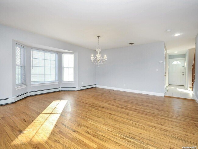 48 Marwood Rd S in Port Washington, NY - Building Photo - Building Photo