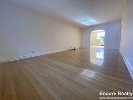 103 Longwood Ave, Unit #1 in Brookline, MA - Building Photo