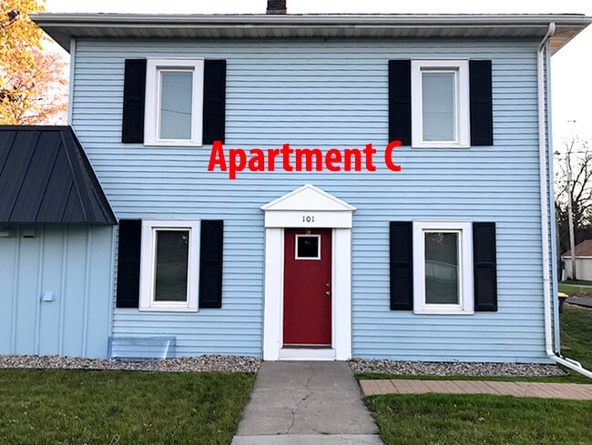 101 Parkway Ave, Unit Apt C in Eagle Lake, MN - Foto de edificio - Building Photo