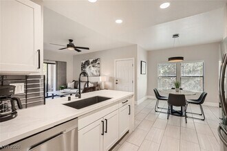 8250 N Grand Canyon Dr, Unit 2051 in Las Vegas, NV - Building Photo - Building Photo