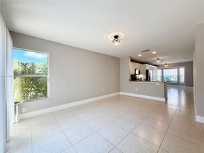 1140 Oysterwood St in Hollywood, FL - Foto de edificio - Building Photo