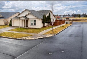 61199 Cone Flower St in Bend, OR - Building Photo