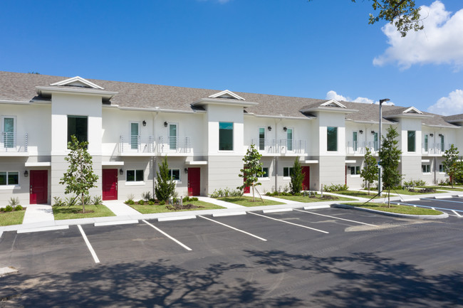 Aviara Lake Worth in Lake Worth, FL - Building Photo - Building Photo