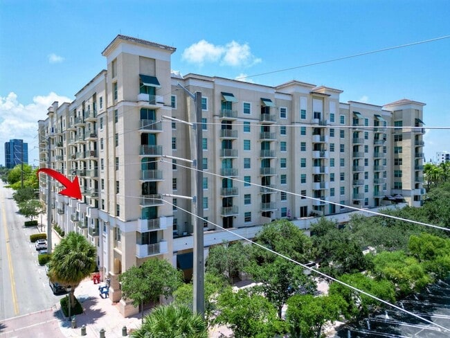 610 Clematis St, Unit 326 in West Palm Beach, FL - Building Photo - Building Photo