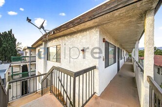 1004 E Garfield Ave in Glendale, CA - Building Photo - Building Photo