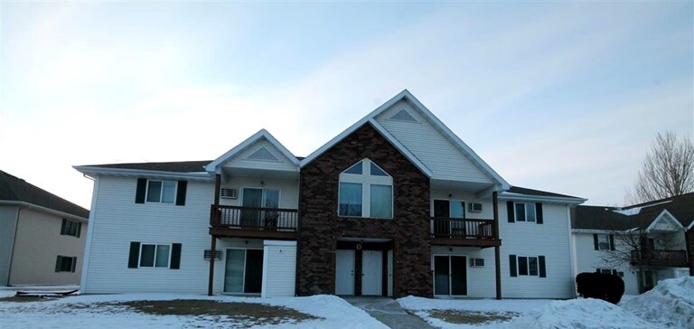 N7361 Spring St in Fond du Lac, WI - Foto de edificio