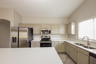 2020 W Hasan Dr in Phoenix, AZ - Building Photo - Building Photo