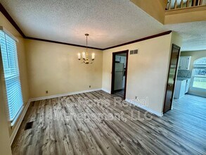 1398 S Brentwood Dr in Olathe, KS - Foto de edificio - Building Photo
