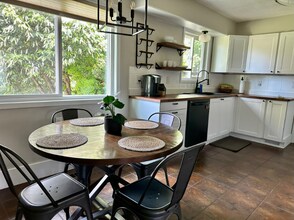 11230 SW 90th Ave in Tigard, OR - Building Photo - Building Photo