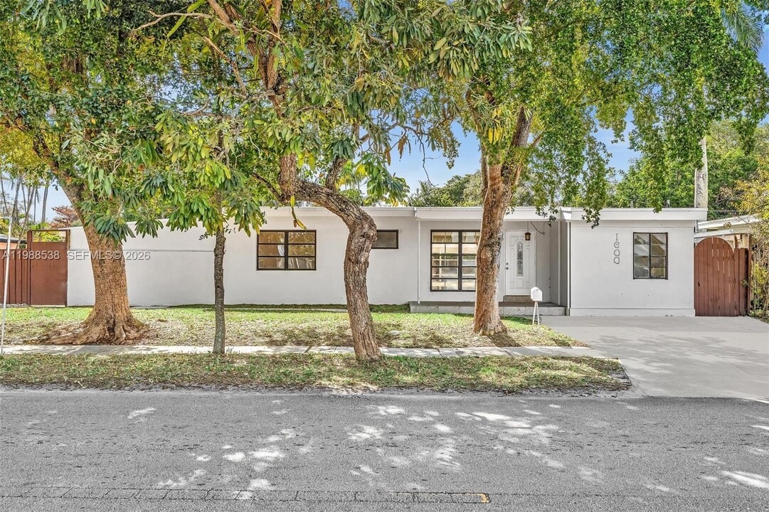 1600 SW 9th St in Fort Lauderdale, FL - Building Photo