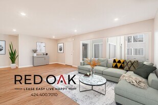 4646 Coliseum St in Los Angeles, CA - Building Photo