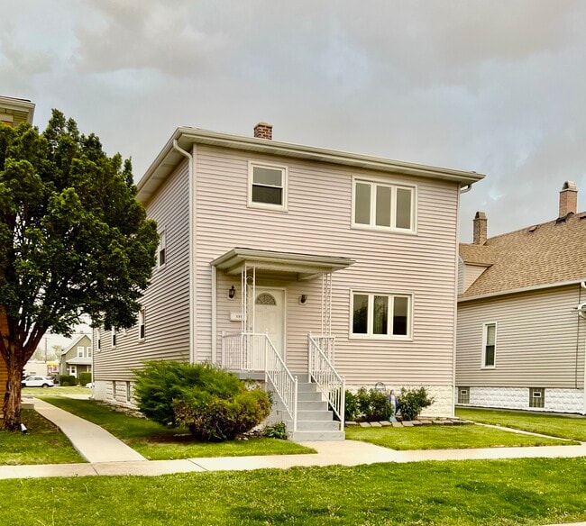 property at 137 N 12th Ave