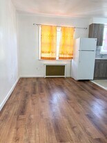 6623 Cameron Ct in Brooklyn, NY - Building Photo