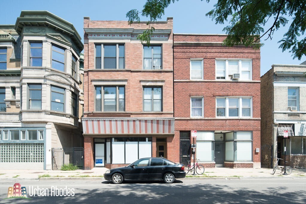 3616 W Wrightwood Ave, Unit M06B in Chicago, IL - Building Photo