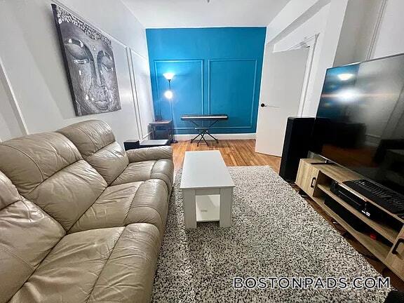 1691 Commonwealth Ave in Boston, MA - Building Photo