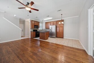 2153 Parkview in Carrollton, TX - Building Photo - Building Photo