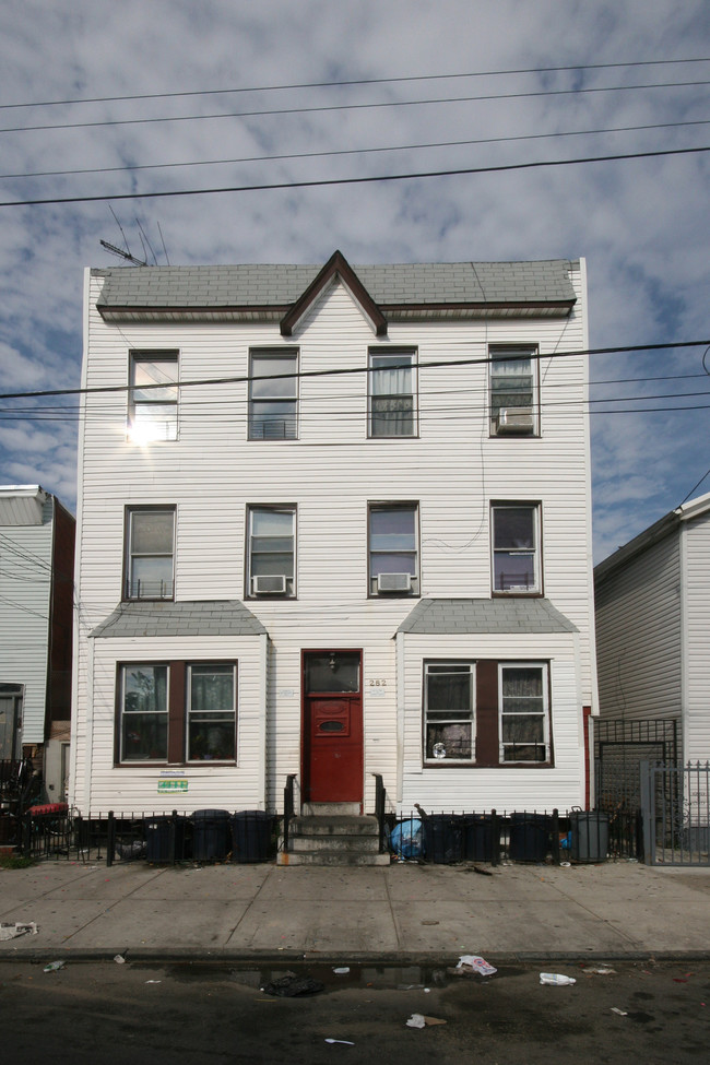 282 Ashford St