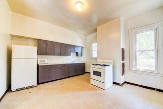 744 Proctor Wy in Pittsburgh, PA - Building Photo - Building Photo