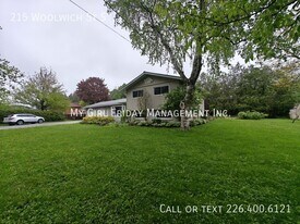 215 Woolwich St S in Breslau, ON - Building Photo