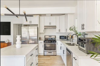 6029 Eleanor Ave, Unit Main in Los Angeles, CA - Foto de edificio - Building Photo