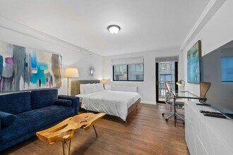 140 W 19th St in New York, NY - Building Photo - Building Photo