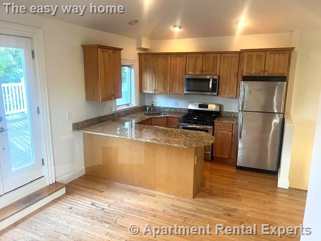 24 Pinckney St