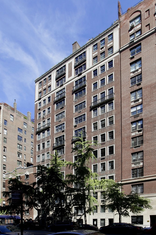 117 E 72nd St in New York, NY - Foto de edificio - Building Photo