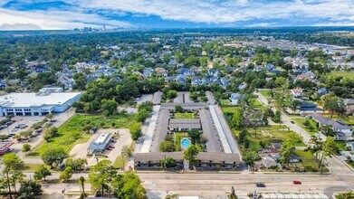 1529 Wirt Rd in Houston, TX - Foto de edificio - Building Photo