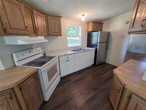 7829 Wayfarer Dr in Zephyrhills, FL - Building Photo - Building Photo