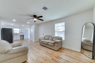 6603 Victoria St in Houston, TX - Building Photo - Building Photo