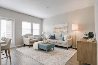 The Meadows in Tacoma, WA - Building Photo - Building Photo