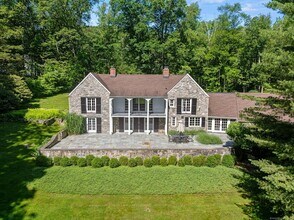 760 Valley Rd in New Canaan, CT - Building Photo - Building Photo