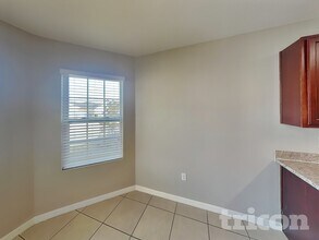 244 Hamlet Rd in Davenport, FL - Foto de edificio - Building Photo