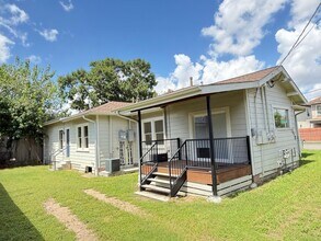 201 Drennan St in Houston, TX - Building Photo - Building Photo