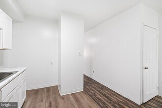 864 N 42nd St in Philadelphia, PA - Building Photo - Building Photo