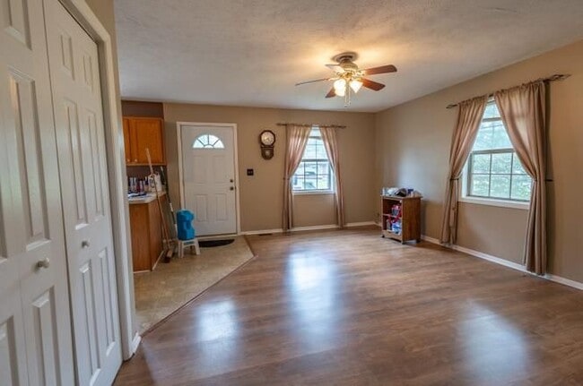 5510 Old Mill Ct in Indianapolis, IN - Building Photo - Building Photo