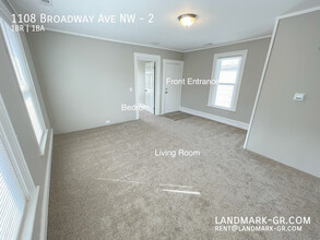 1108 Broadway Ave NW in Grand Rapids, MI - Building Photo - Building Photo