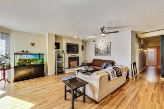 2950 W Palmer St in Chicago, IL - Building Photo - Building Photo