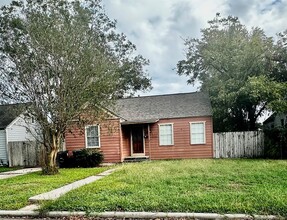 2035 Palo Alto St in Houston, TX - Foto de edificio - Building Photo