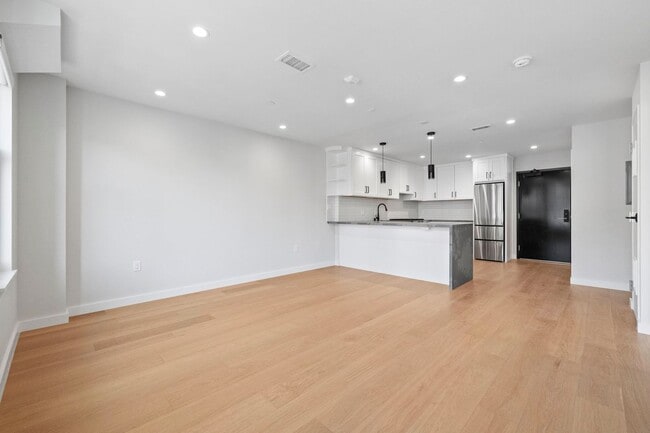 property at 693 Sutter St
